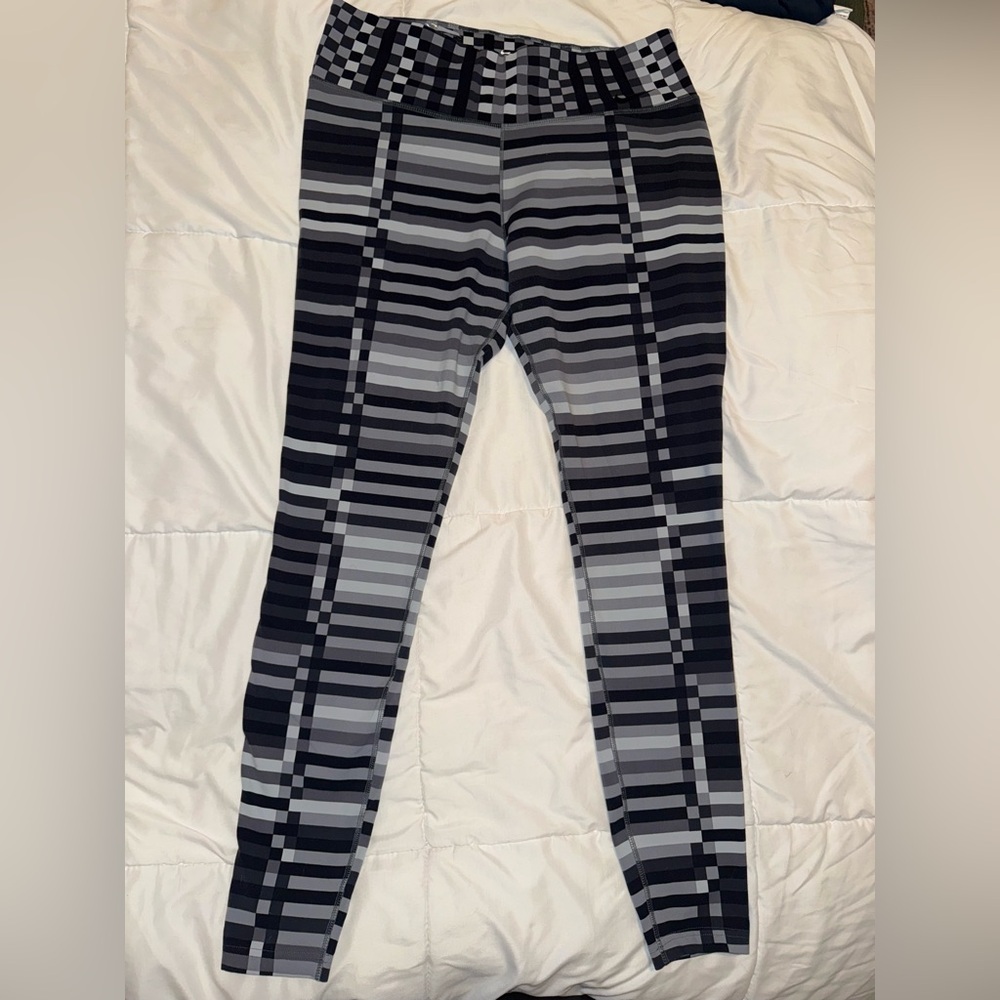 Nike Women's Black and Gray Striped Leggings